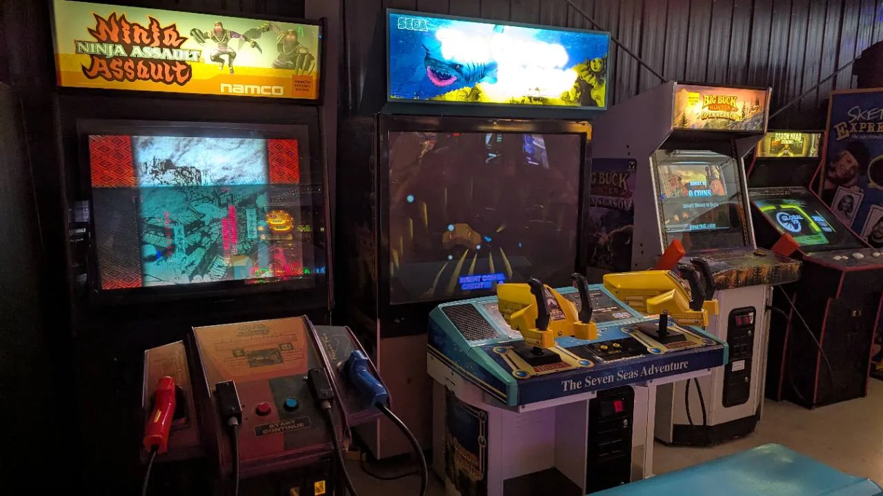 Ninja Assault, The Ocean Hunter, and other dedicated arcade cabinets at Pixel Paradise Angus