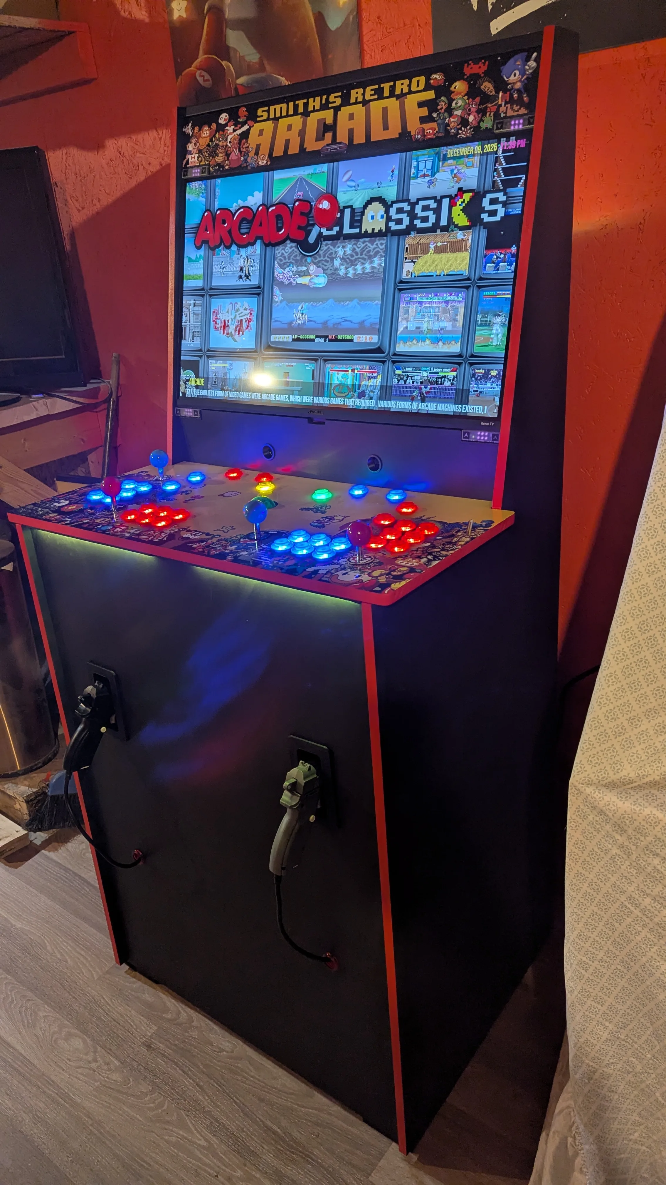 Go Big arcade machine cabinet artwork and lighting detail